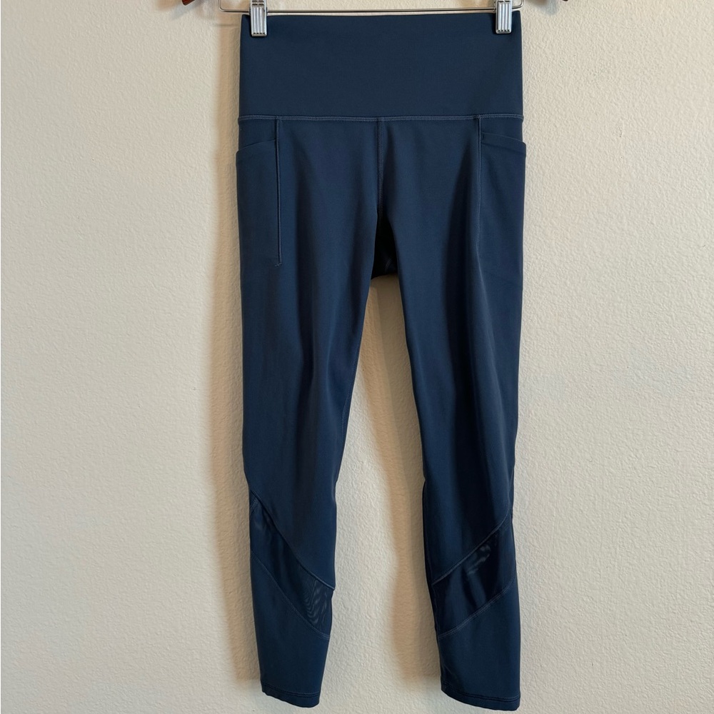 Athleta Salutation Stash Mesh Tight Leggings